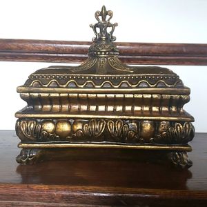 Meet your Posher, Buki